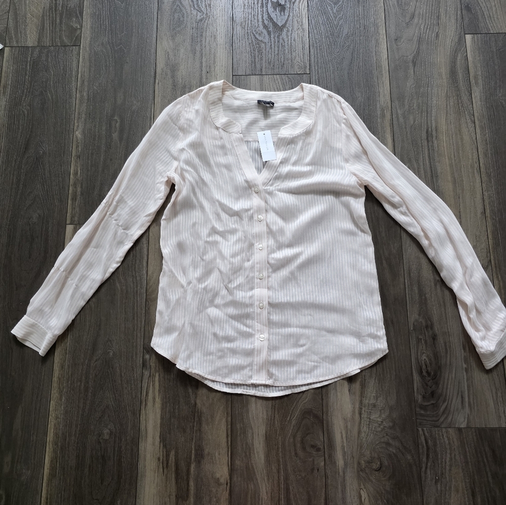 NWT Ann Taylor Top *minor Flaw*